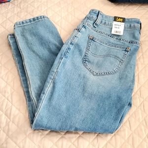 Lee Capris